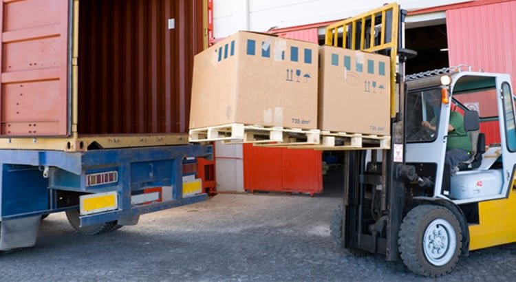 شحن من الإمارات إلى البحرين